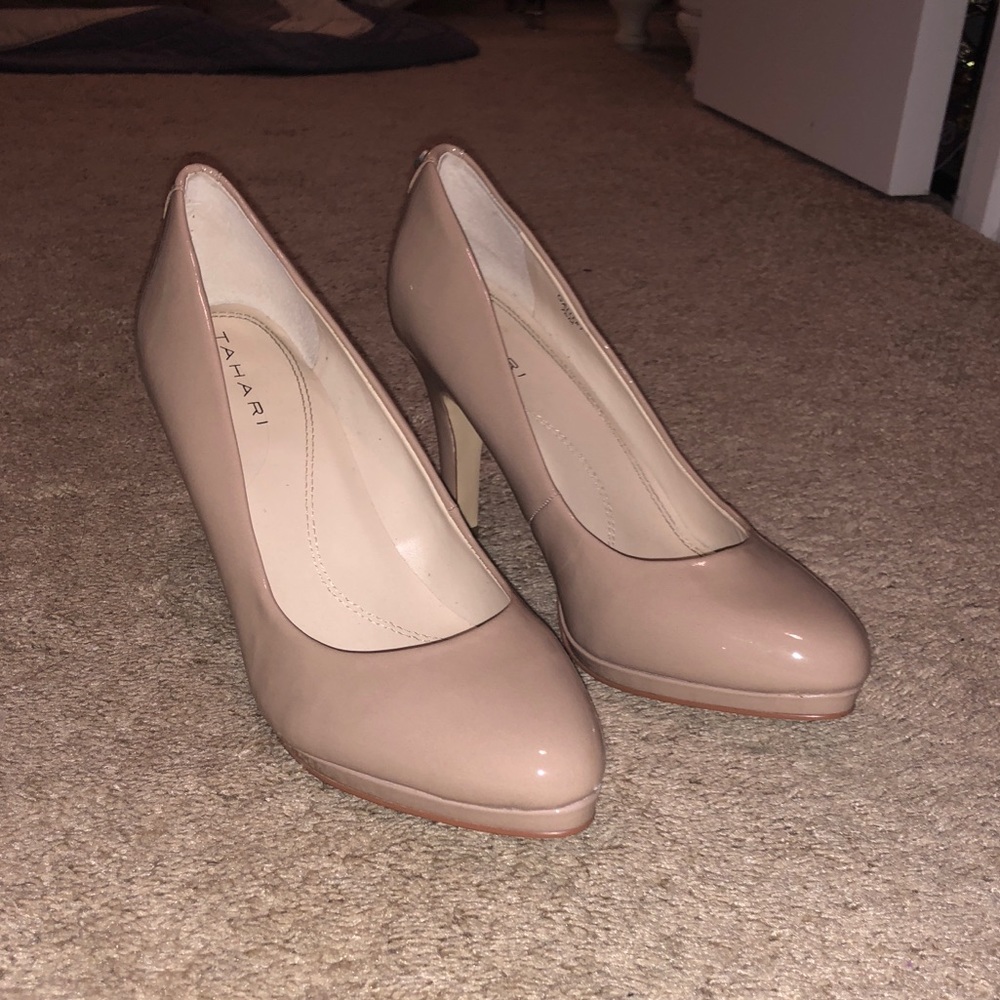 Women’s Tan Heels